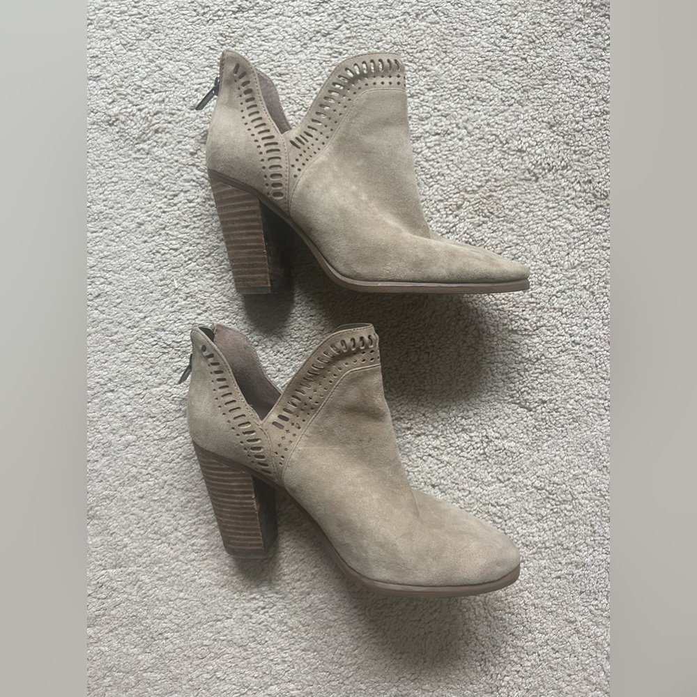 Vince Camuto Leather Booties in Taupe, Size 7
